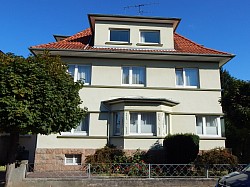 Haus strassenseitig