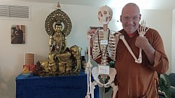 Buddha, Bony und Bhante, Sravasti Abbey, Washington State, USA 2025